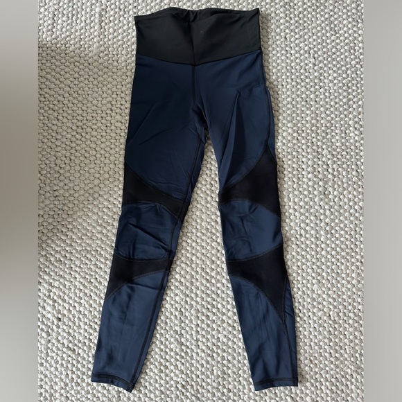 MICHI NY - Drift High Waist Leggings - Women’s Size S - Navy/Black - Picture 3 of 5